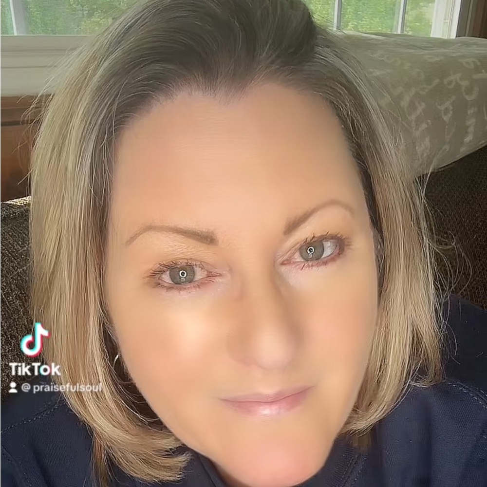 Meet your Posher, Michele